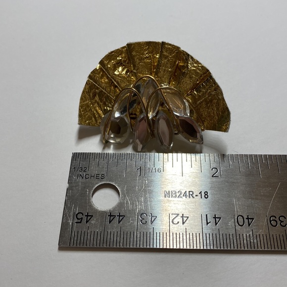 Vintage 80s gold leather, rhinestone clip on earrings - Picture 4 of 4